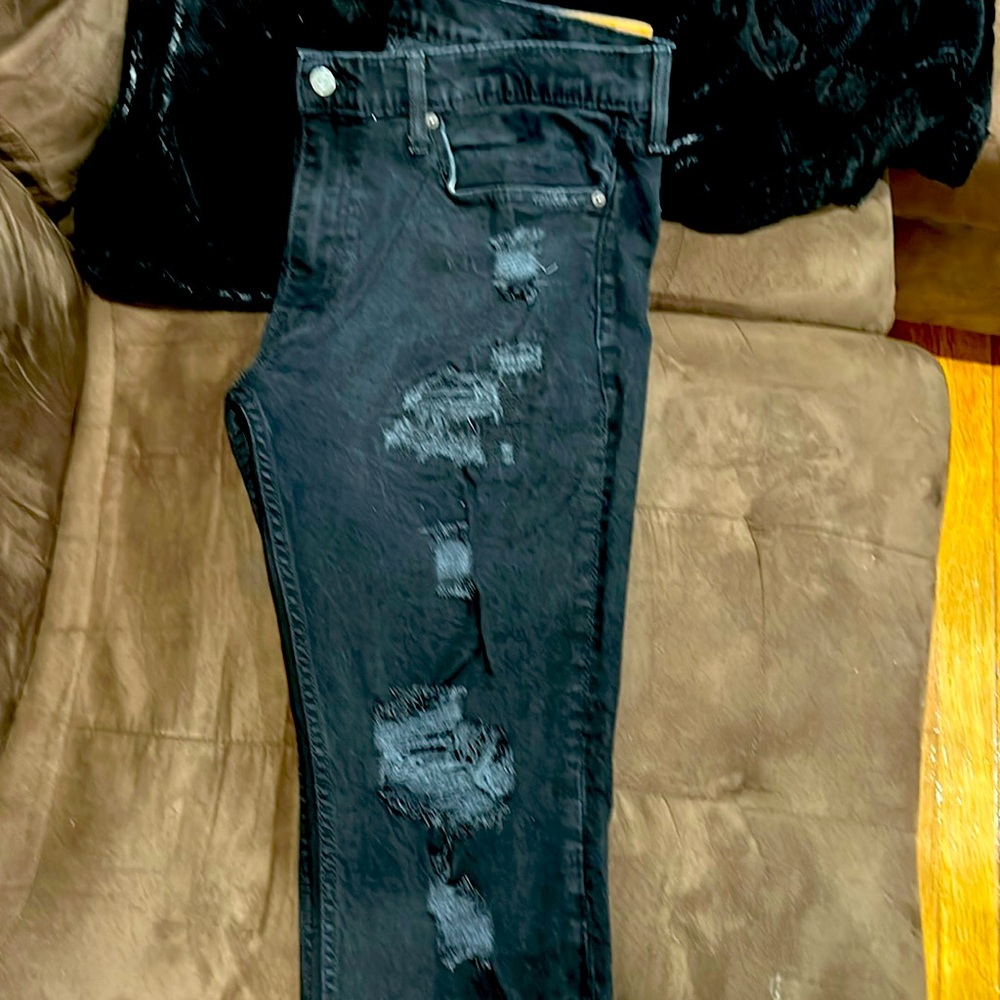 Levi’s authentic vintage rip jeans size 38/32 style 511